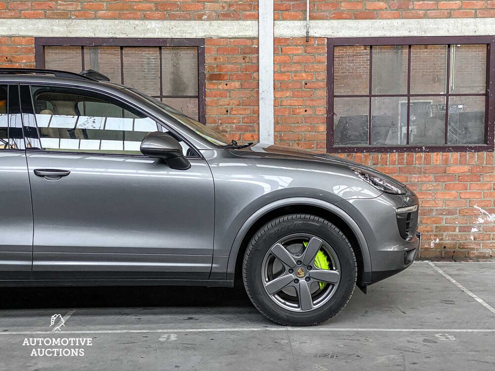 Porsche Cayenne S E-Hybrid 3.0 V6 416hp Plug-In FACELIFT 2015 ORIG-GB, 3-ZHG-85