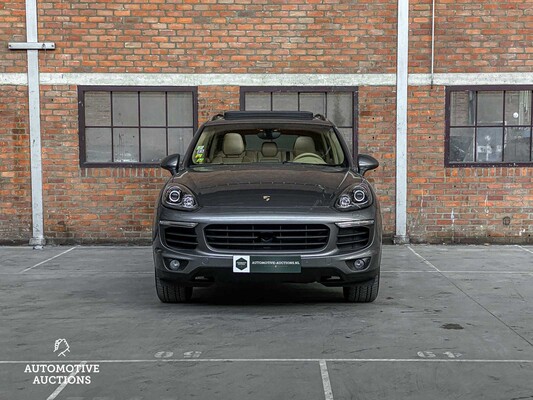 Porsche Cayenne S E-Hybrid 3.0 V6 416hp Plug-In FACELIFT 2015 ORIG-GB, 3-ZHG-85