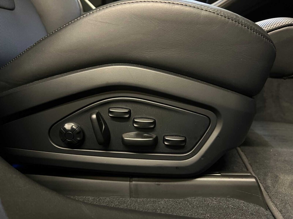 Porsche Taycan Turbo S 93 kWh Sport-Chrono 761PS 2020 (Original-NL + 1. Besitzer), H-112-RD