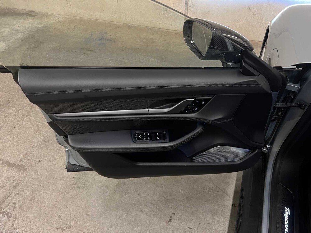 Porsche Taycan Turbo S 93 kWh Sport-Chrono 761PS 2020 (Original-NL + 1. Besitzer), H-112-RD