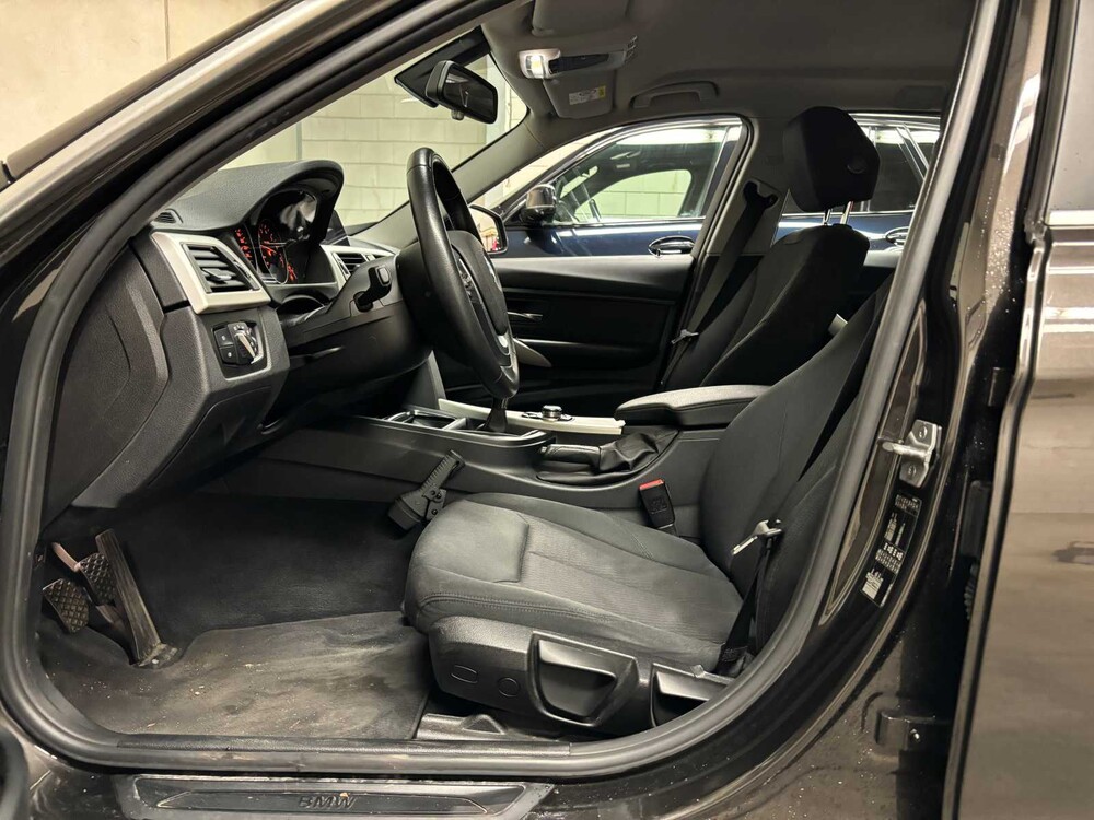 BMW 318i Touring Centennial Executive 136pk 2017 3-serie (ORIGINEEL-NL), KZ-621-P