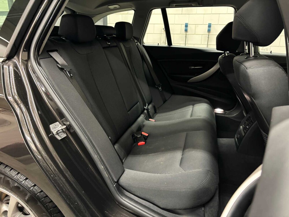 BMW 318i Touring Centennial Executive 136pk 2017 3-serie (ORIGINEEL-NL), KZ-621-P