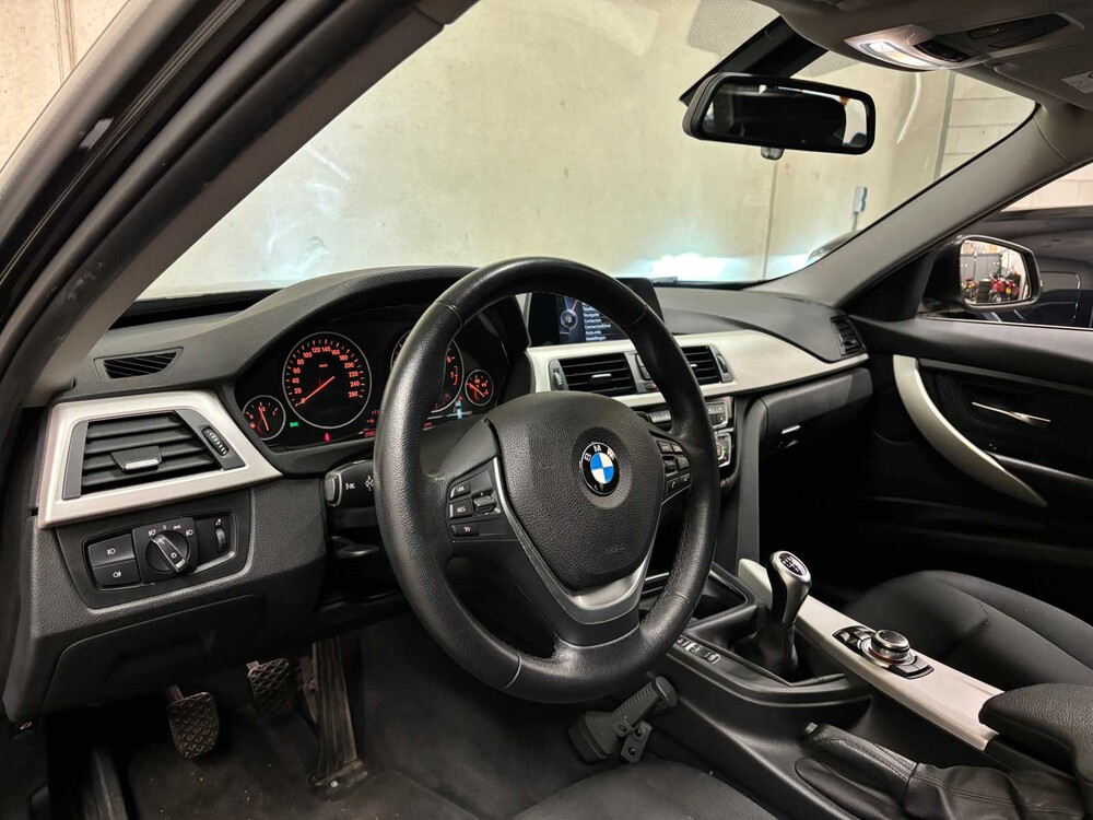 BMW 318i Touring Centennial Executive 136pk 2017 3-serie (ORIGINEEL-NL), KZ-621-P