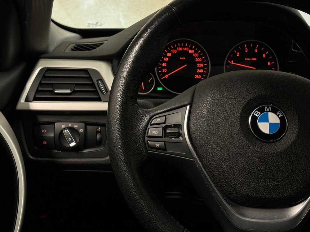 BMW 318i Touring Centennial Executive 136pk 2017 3-serie (ORIGINEEL-NL), KZ-621-P