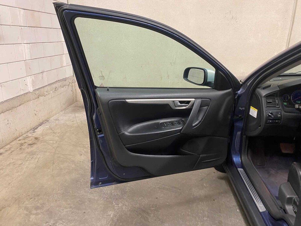 Volvo V70 2.5 R 299pk 2003pk, 61-PNB-1  Youngtimer