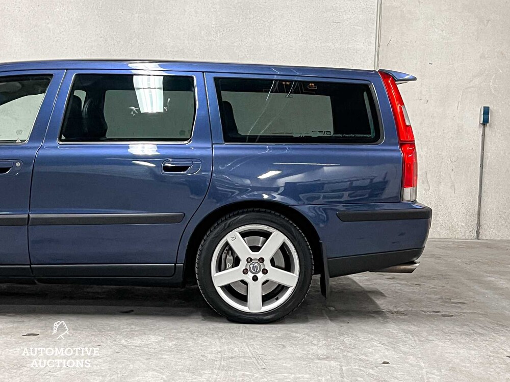 Volvo V70 2.5 R 299pk 2003pk, 61-PNB-1  Youngtimer