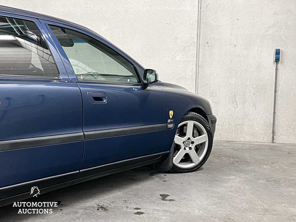 Volvo V70 2.5 R 299pk 2003pk, 61-PNB-1  Youngtimer