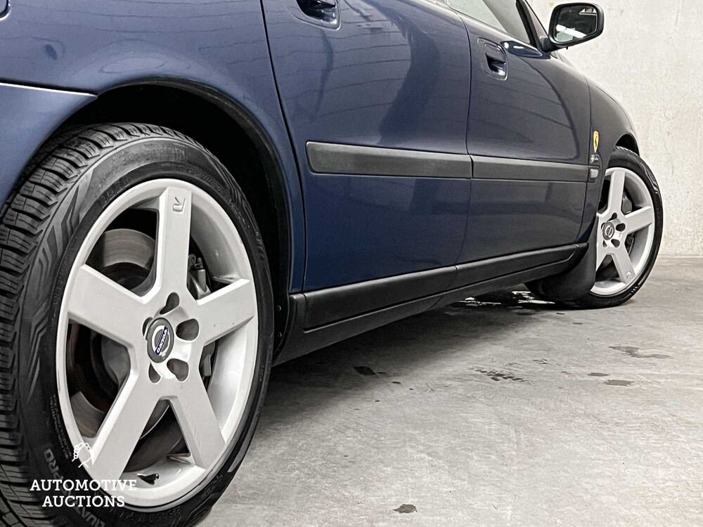 Volvo V70 2.5 R 299pk 2003pk, 61-PNB-1  Youngtimer