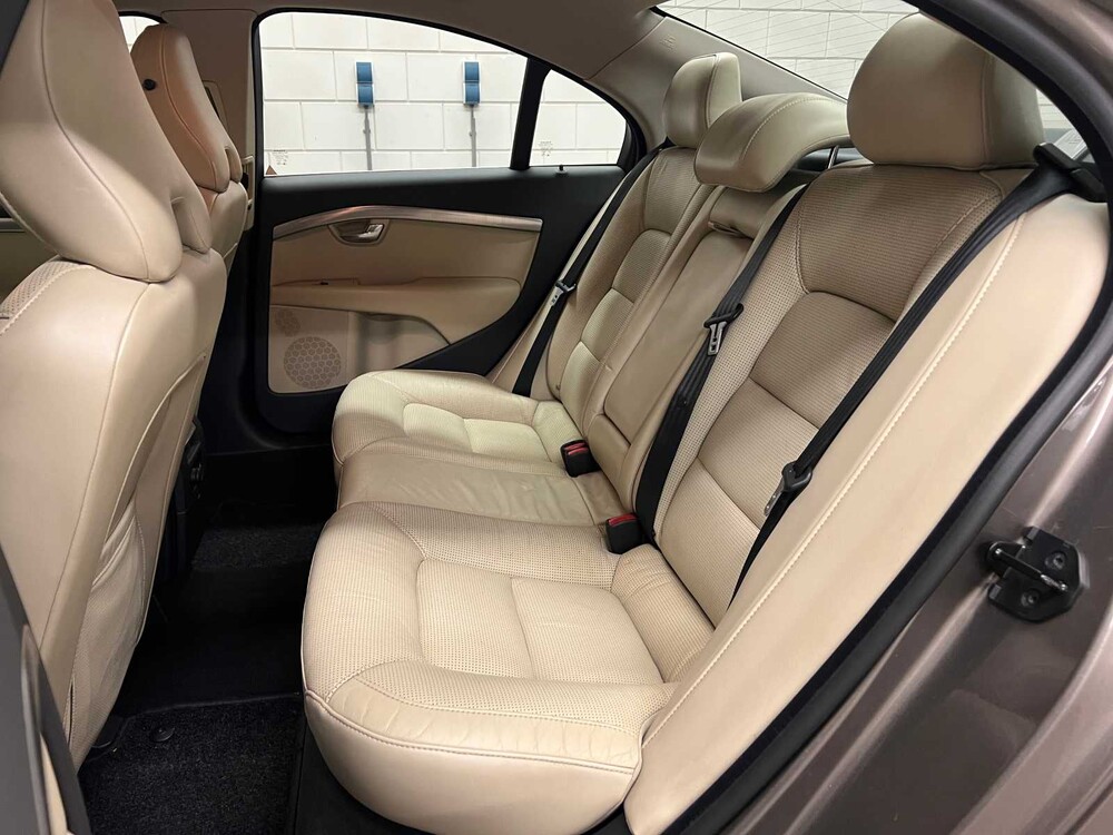 Volvo S80 4.4 V8 AWD Summum 315pk 2006, 22-ZB-PH Youngtimer