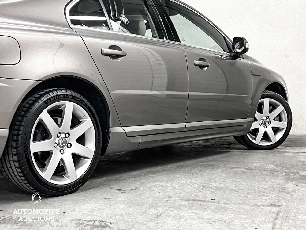 Volvo S80 4.4 V8 AWD Summum 315pk 2006, 22-ZB-PH Youngtimer