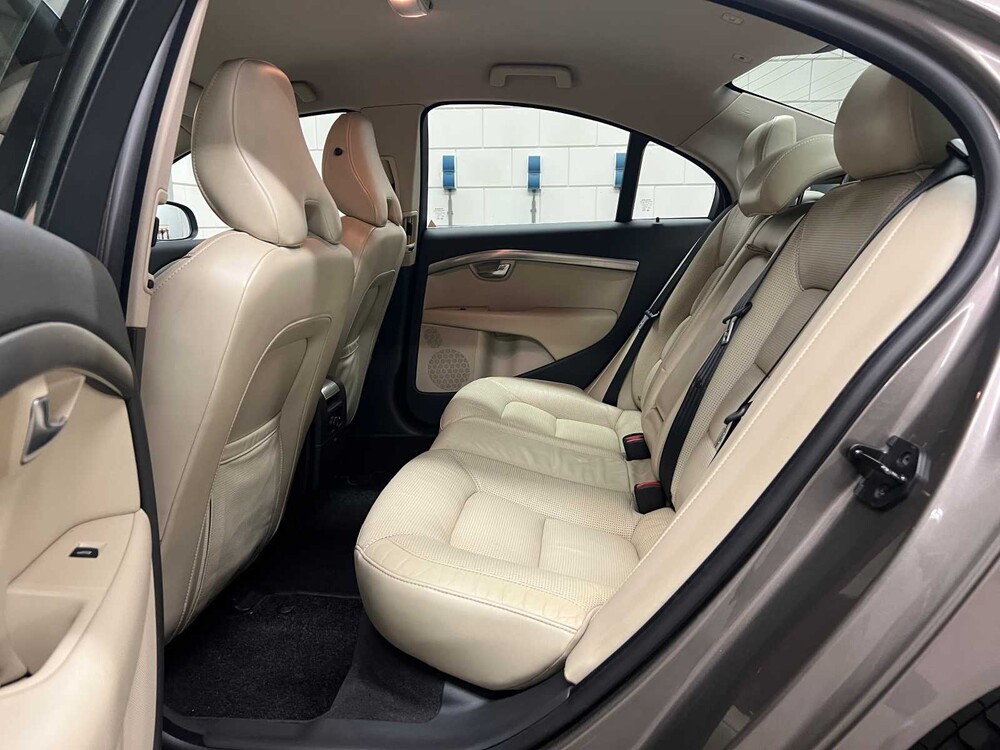 Volvo S80 4.4 V8 AWD Summum 315pk 2006, 22-ZB-PH Youngtimer