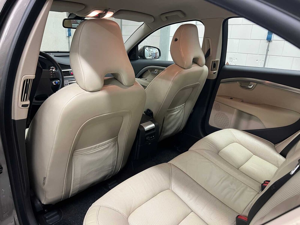 Volvo S80 4.4 V8 AWD Summum 315pk 2006, 22-ZB-PH Youngtimer