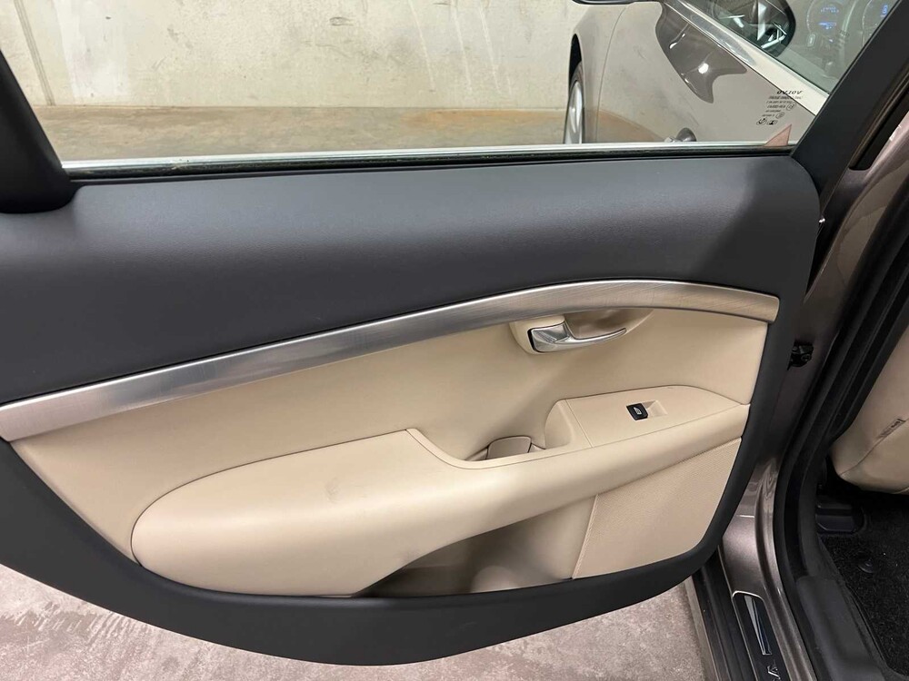 Volvo S80 4.4 V8 AWD Summum 315pk 2006, 22-ZB-PH Youngtimer