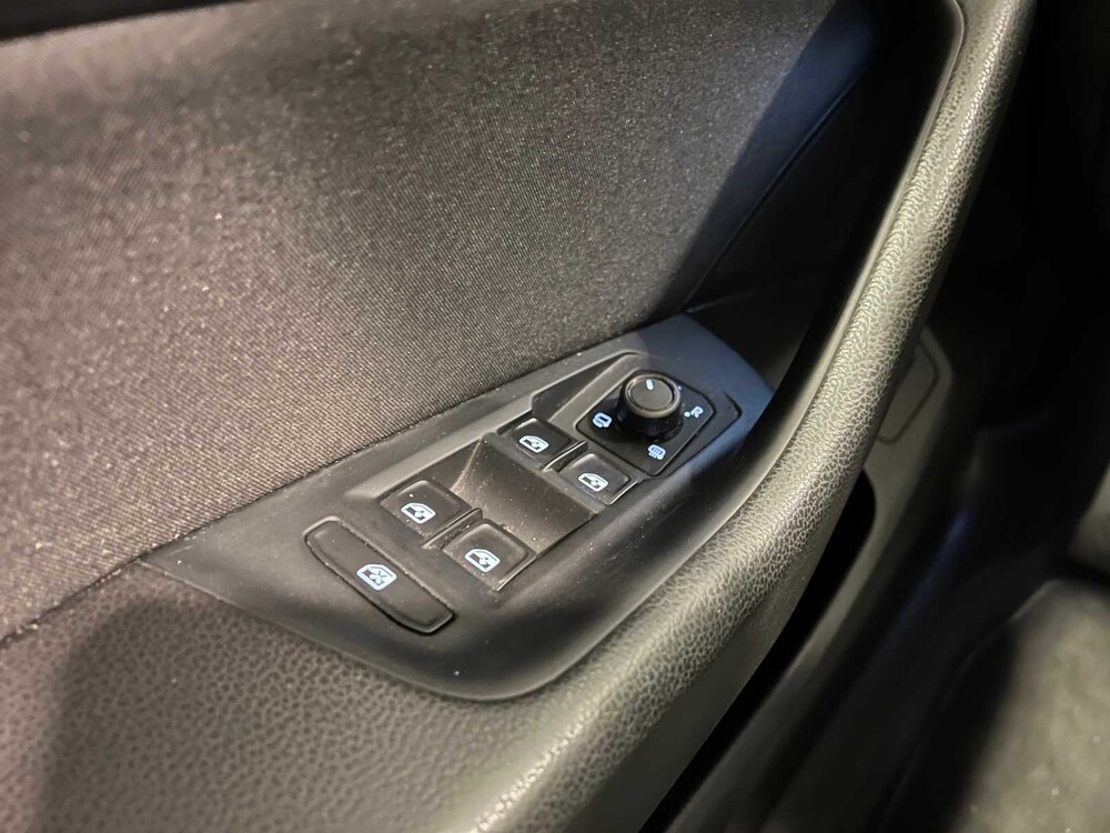 Volkswagen Passat Variant 1.6 TDI Connected Series Plus 120hp 2017, L-560-SZ