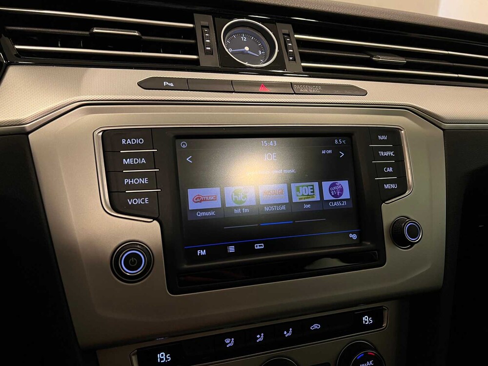 Volkswagen Passat Variant 1.6 TDI Connected Series Plus 120hp 2017, L-560-SZ