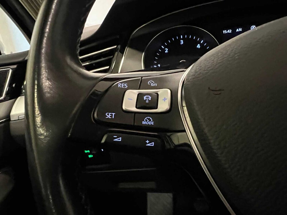 Volkswagen Passat Variant 1.6 TDI Connected Series Plus 120hp 2017, L-560-SZ