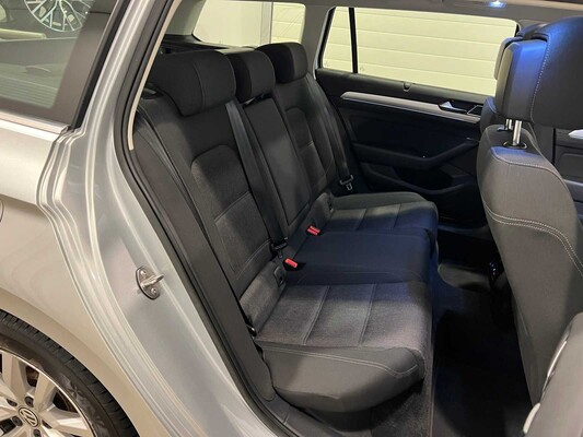 Volkswagen Passat Variant 1.6 TDI Connected Series Plus 120PS 2017, L-560-SZ