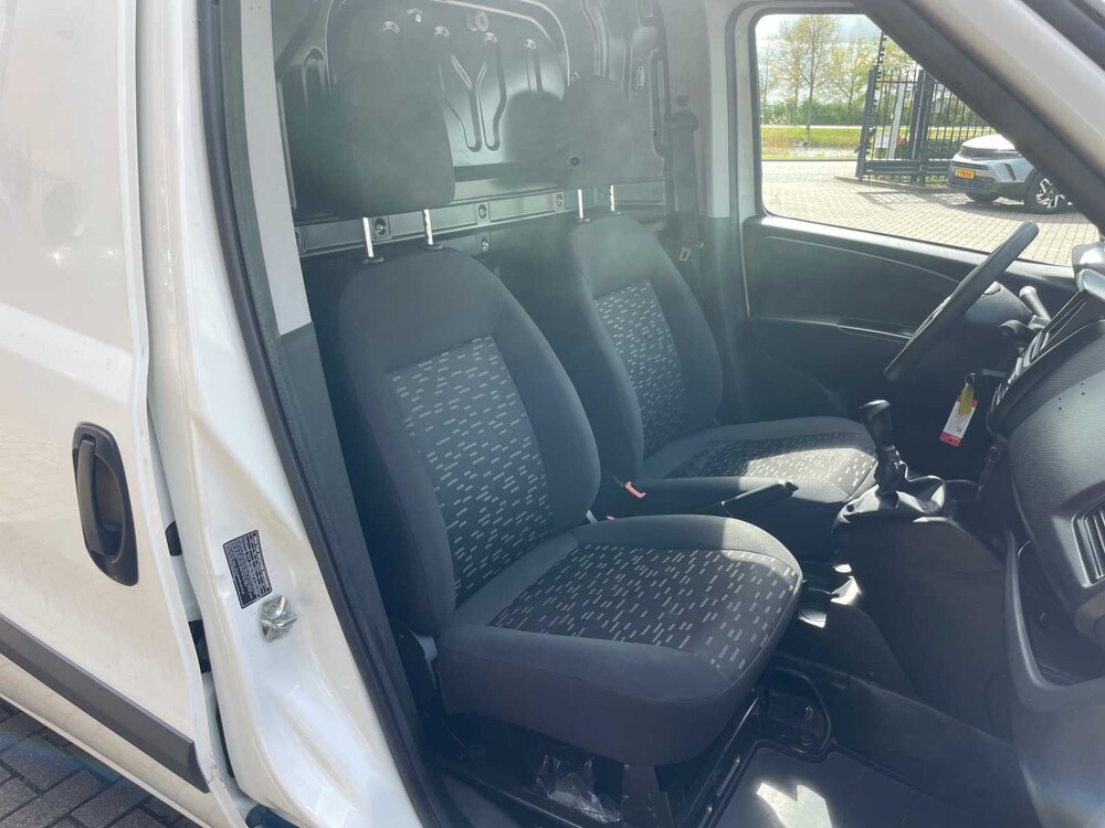 Opel Combo 1.3 CDTi L2H1 Edition 95pk 2018 Bedrijfswagen (Origineel-NL), V-114-TN