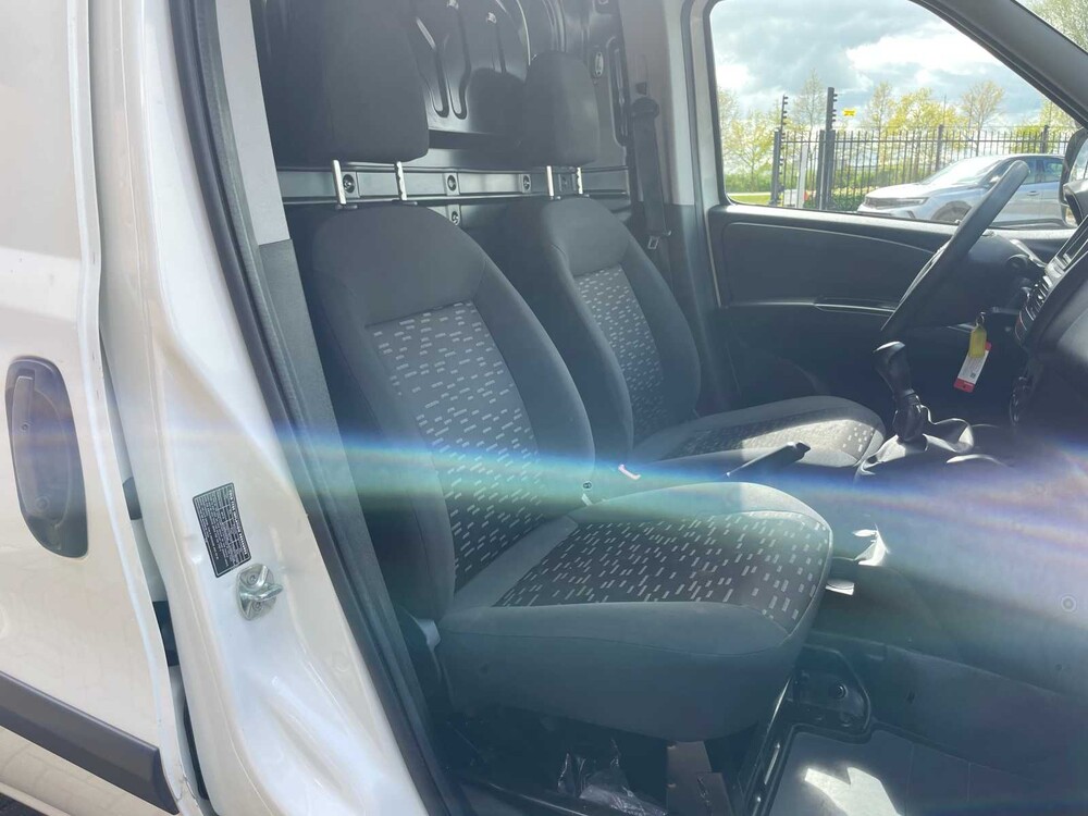 Opel Combo 1.3 CDTi L2H1 Edition 95pk 2018 Bedrijfswagen (Origineel-NL), V-114-TN