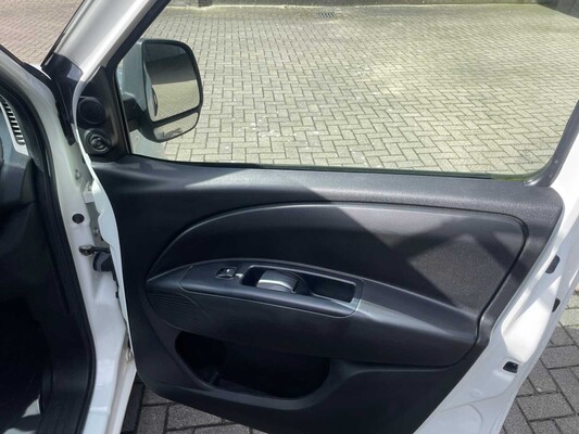 Opel Combo 1.3 CDTi L2H1 Edition 95pk 2018 Bedrijfswagen (Origineel-NL), V-114-TN