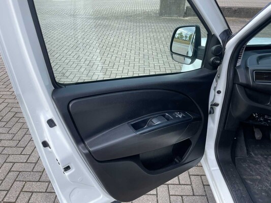 Opel Combo 1.3 CDTi L2H1 Edition 95pk 2018 Bedrijfswagen (Origineel-NL), V-114-TN