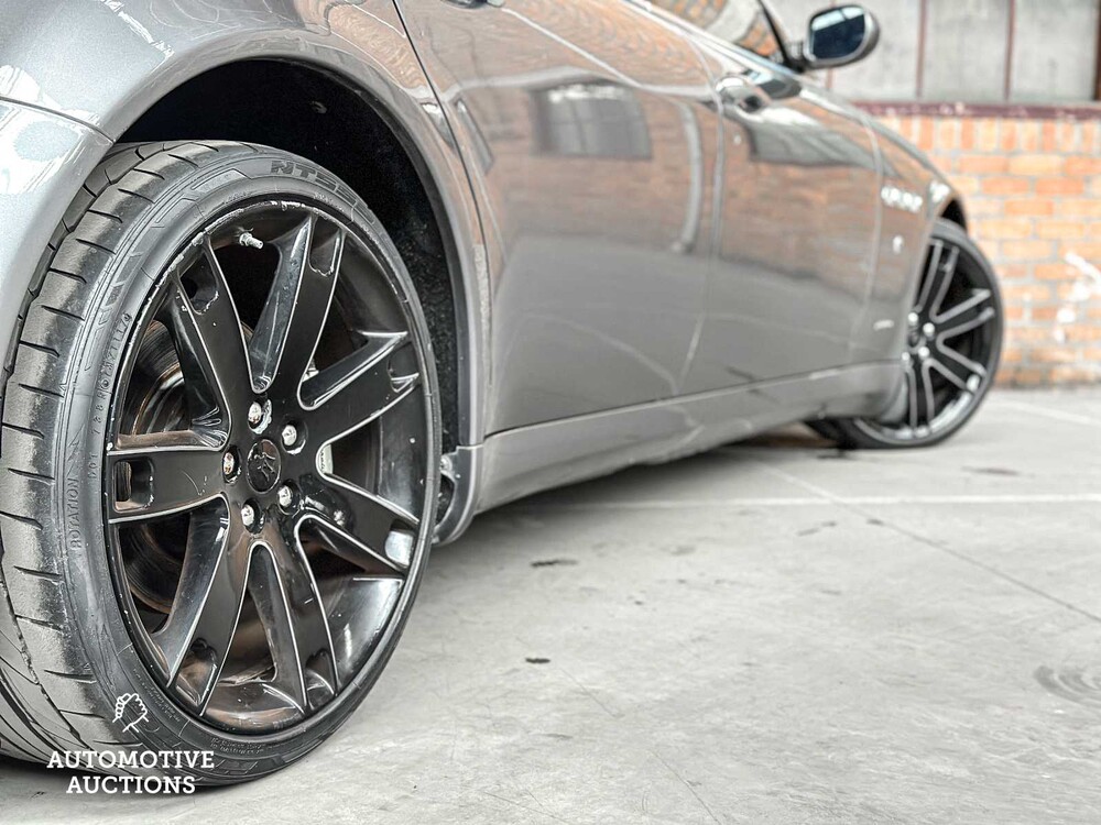 Maserati Quattroporte 4.2 V8 400Ppk ZF 2007 Youngtimer