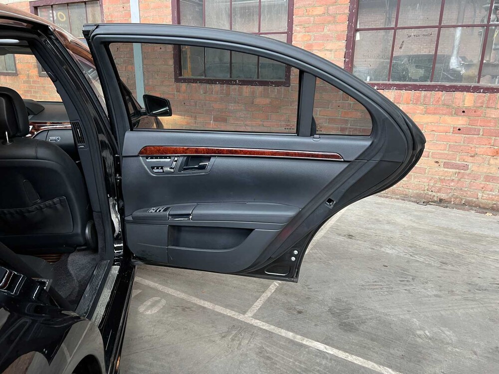 Mercedes-Benz S500 Lang 5.5 V8 388pk 2006 Youngtimer 