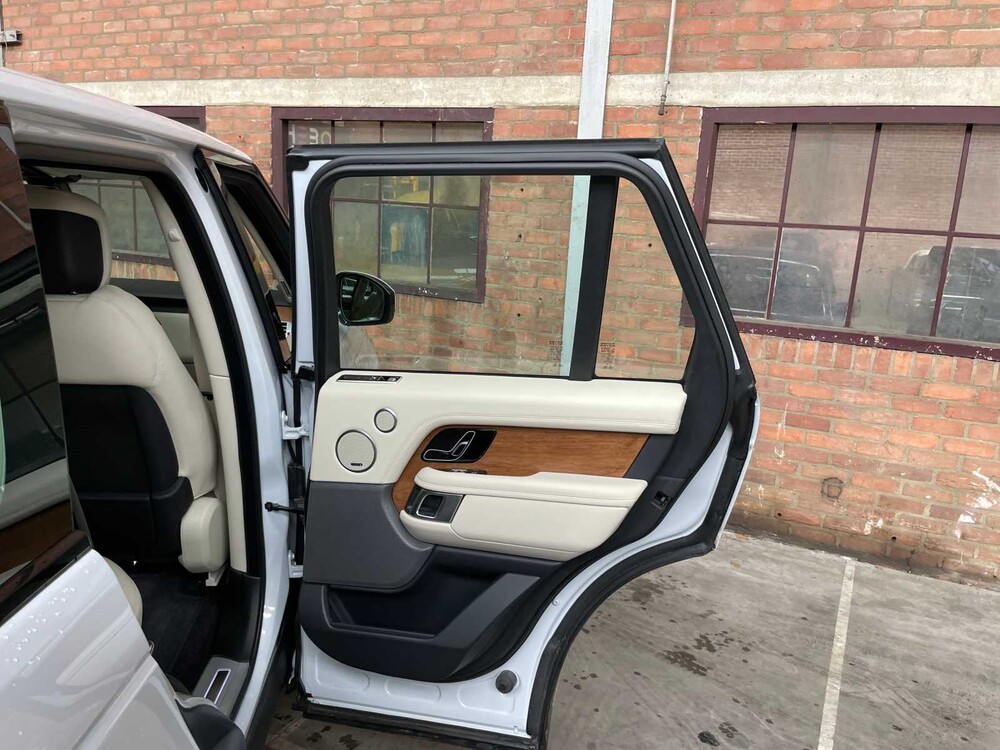 Land Rover Range Rover P400e Vogue 404pk 2020 (Origineel-NL + 1e eigenaar), H-150-NJ