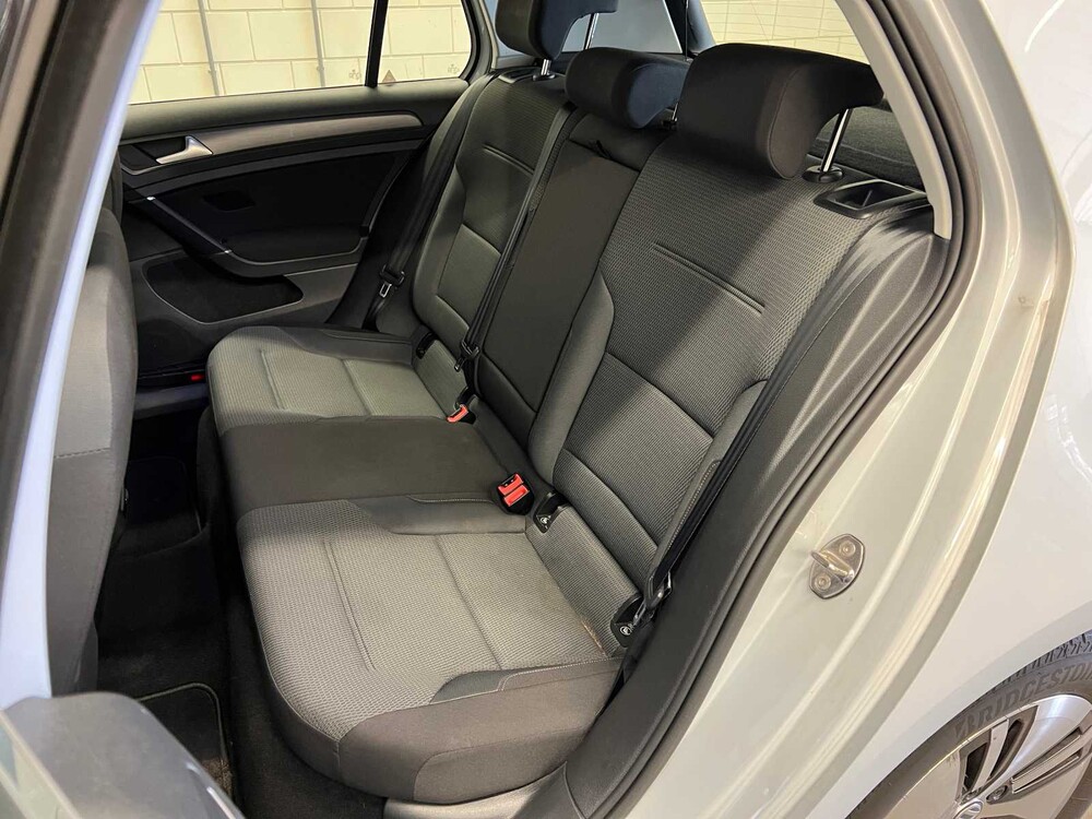 Volkswagen e-Golf 136PS 2019 (Original-NL + 1. Besitzer), XF-656-H