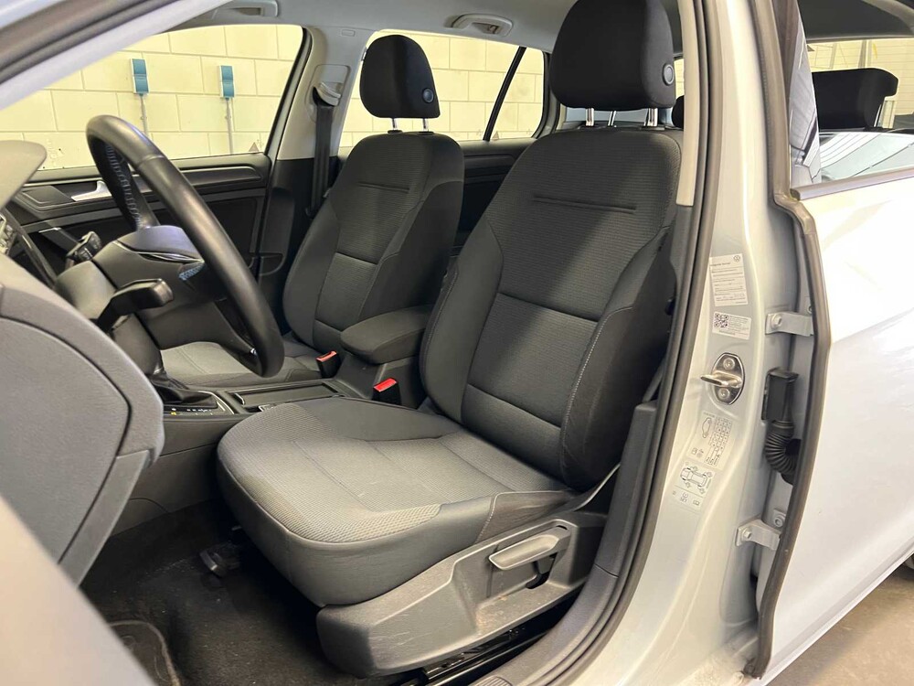 Volkswagen e-Golf 136PS 2019 (Original-NL + 1. Besitzer), XF-656-H