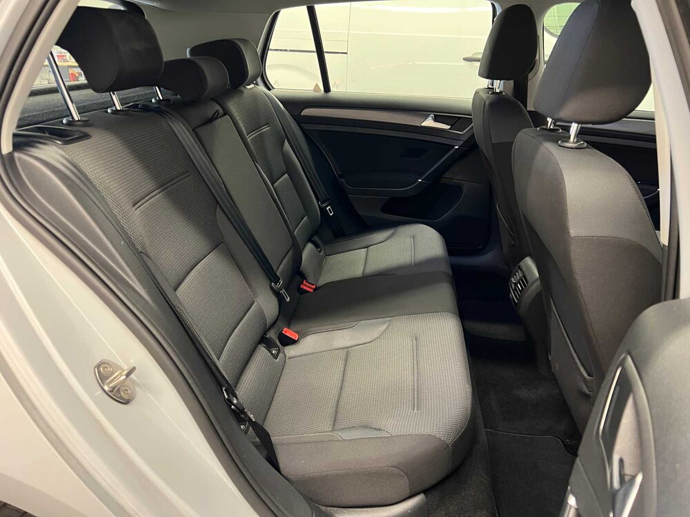 Volkswagen e-Golf 136PS 2019 (Original-NL + 1. Besitzer), XF-656-H