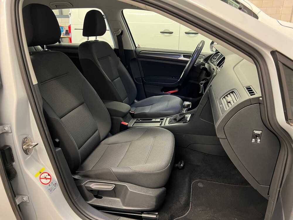 Volkswagen e-Golf 136PS 2019 (Original-NL + 1. Besitzer), XF-656-H