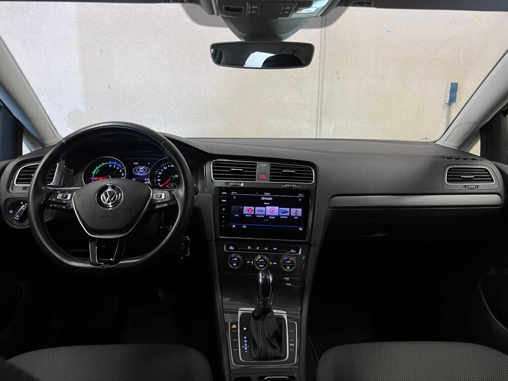 Volkswagen e-Golf 136PS 2019 (Original-NL + 1. Besitzer), XF-656-H