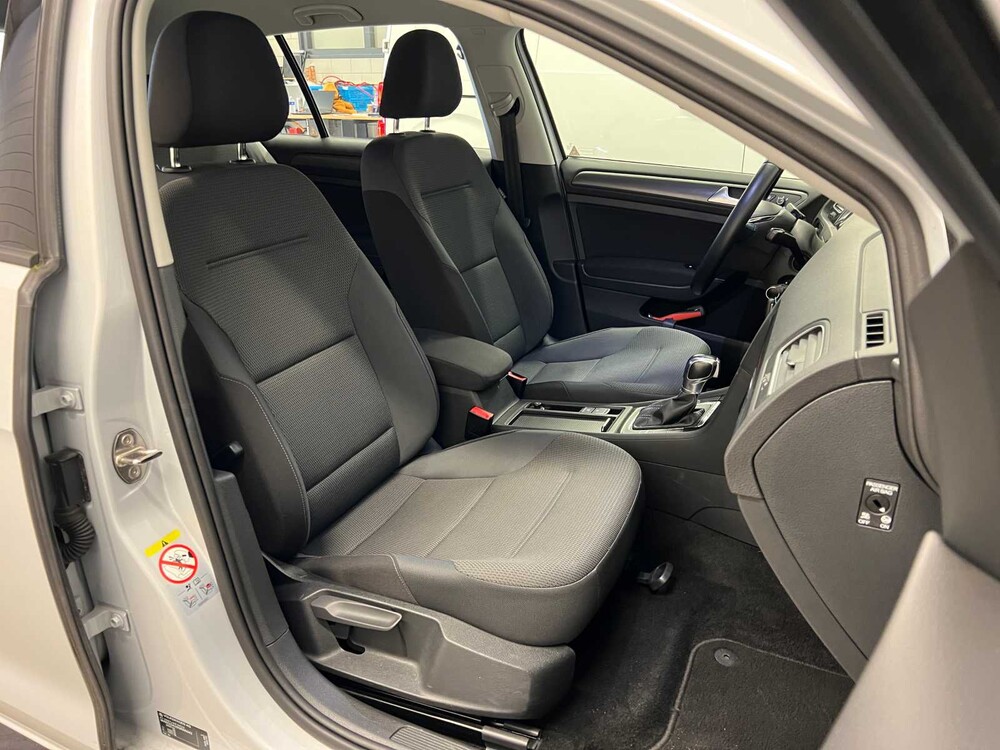 Volkswagen e-Golf 136PS 2019 (Original-NL + 1. Besitzer), XF-656-H