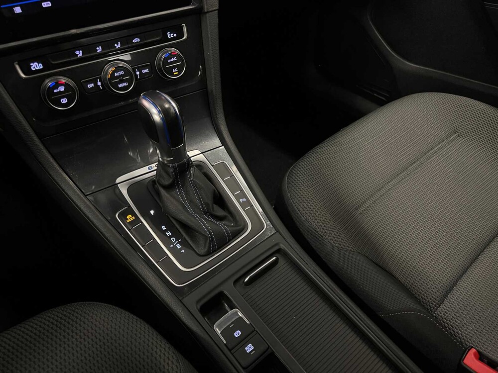 Volkswagen e-Golf 136PS 2019 (Original-NL + 1. Besitzer), XF-656-H