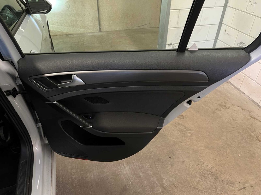 Volkswagen e-Golf 136PS 2019 (Original-NL + 1. Besitzer), XF-656-H