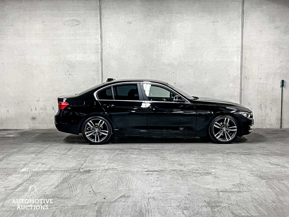 BMW 320i EfficientDynamics Edition Executive 170PS 2013 3er (Original-NL), 1-SKL-22