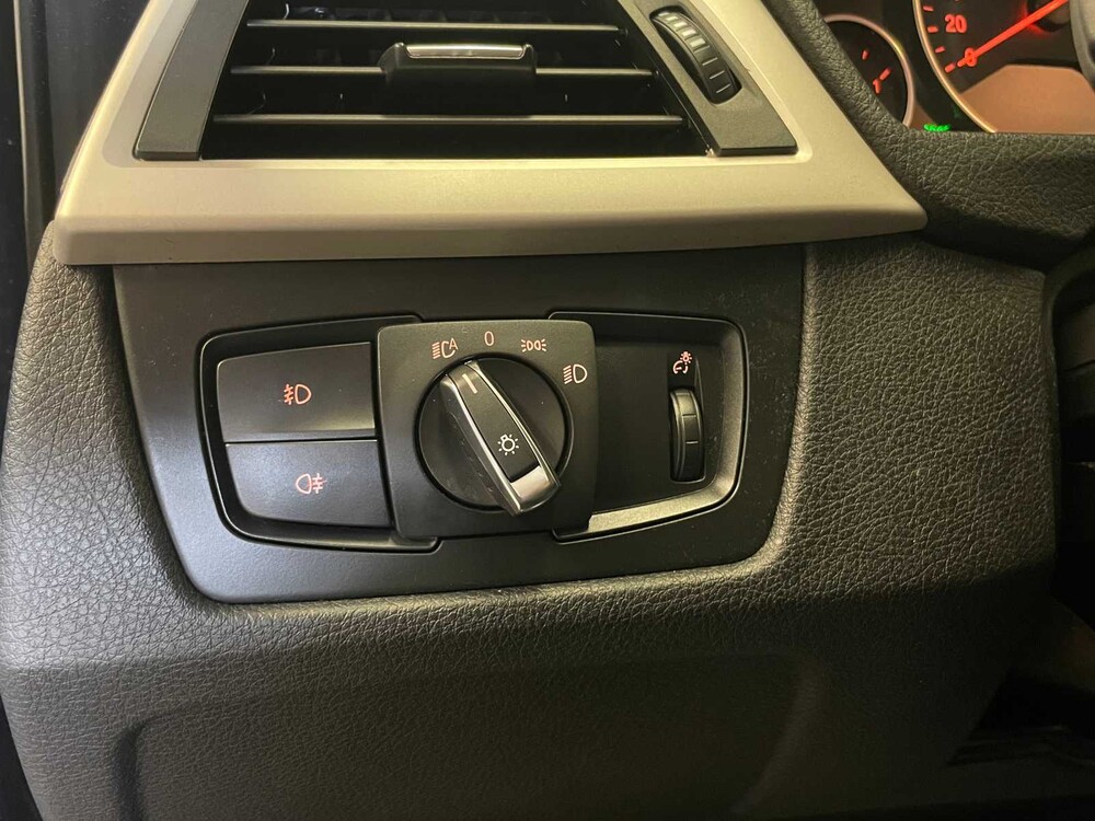 BMW 320i EfficientDynamics Edition Executive 170PS 2013 3er (Original-NL), 1-SKL-22