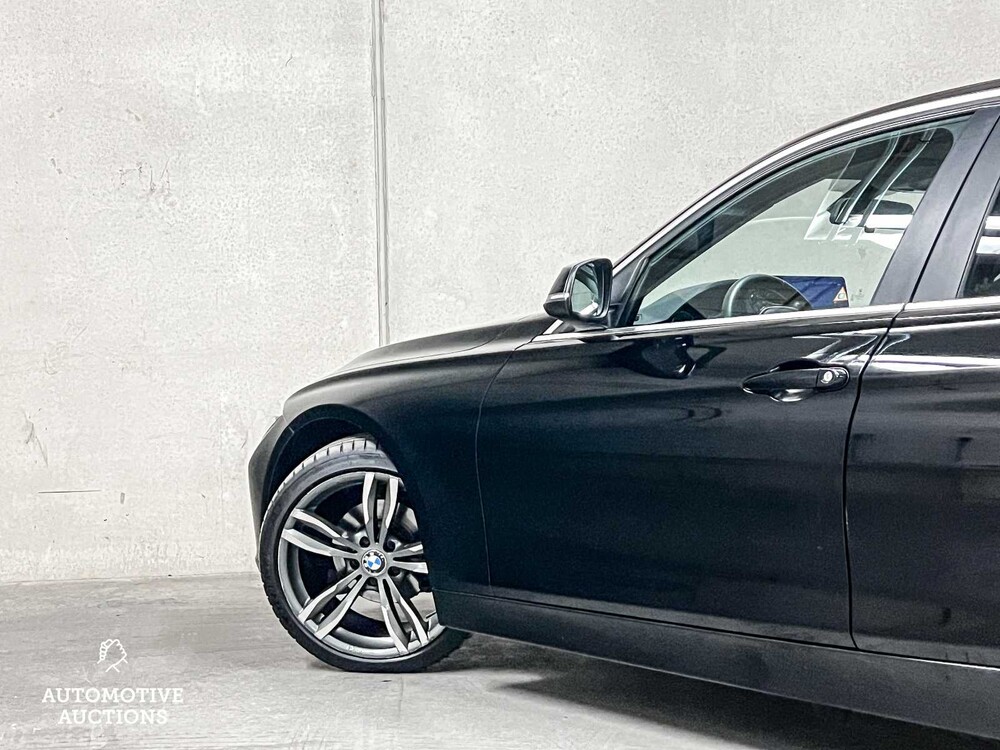 BMW 320i EfficientDynamics Edition Executive 170PS 2013 3er (Original-NL), 1-SKL-22