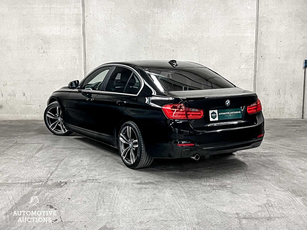 BMW 320i EfficientDynamics Edition Executive 170PS 2013 3er (Original-NL), 1-SKL-22