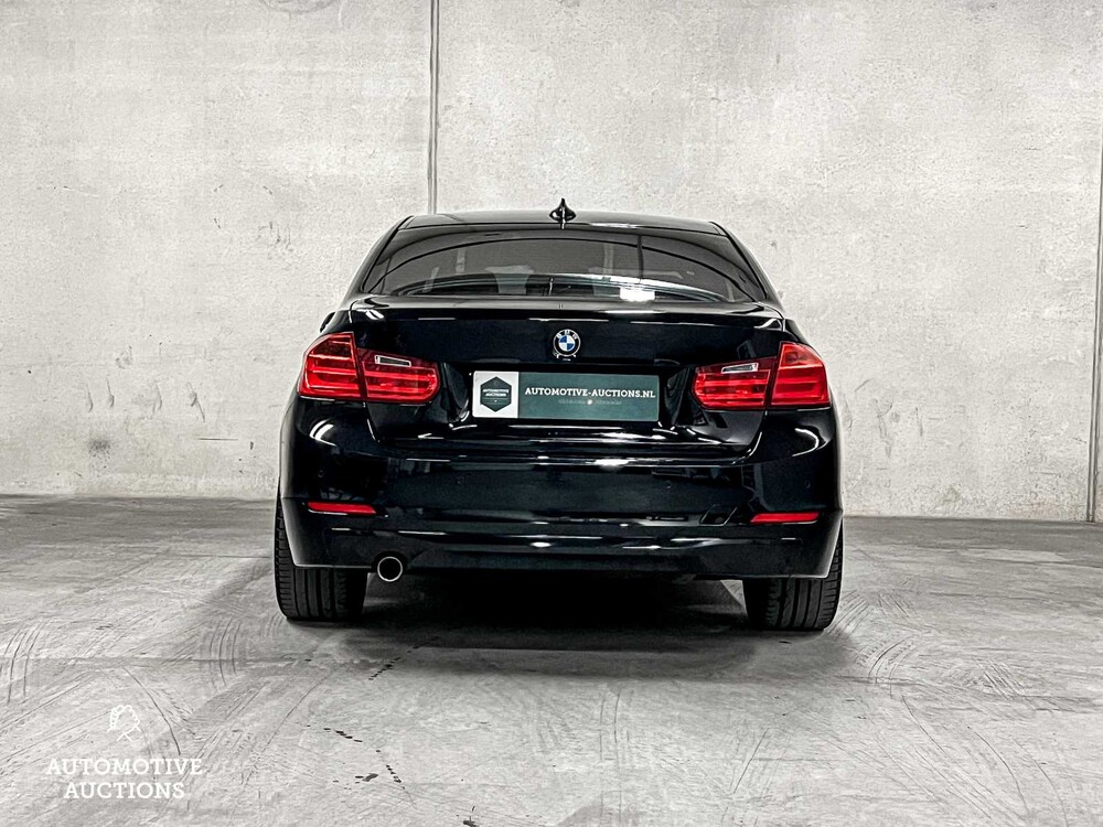 BMW 320i EfficientDynamics Edition Executive 170PS 2013 3er (Original-NL), 1-SKL-22