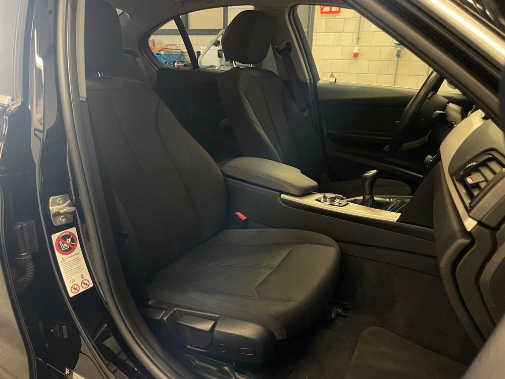 BMW 320i EfficientDynamics Edition Executive 170PS 2013 3er (Original-NL), 1-SKL-22