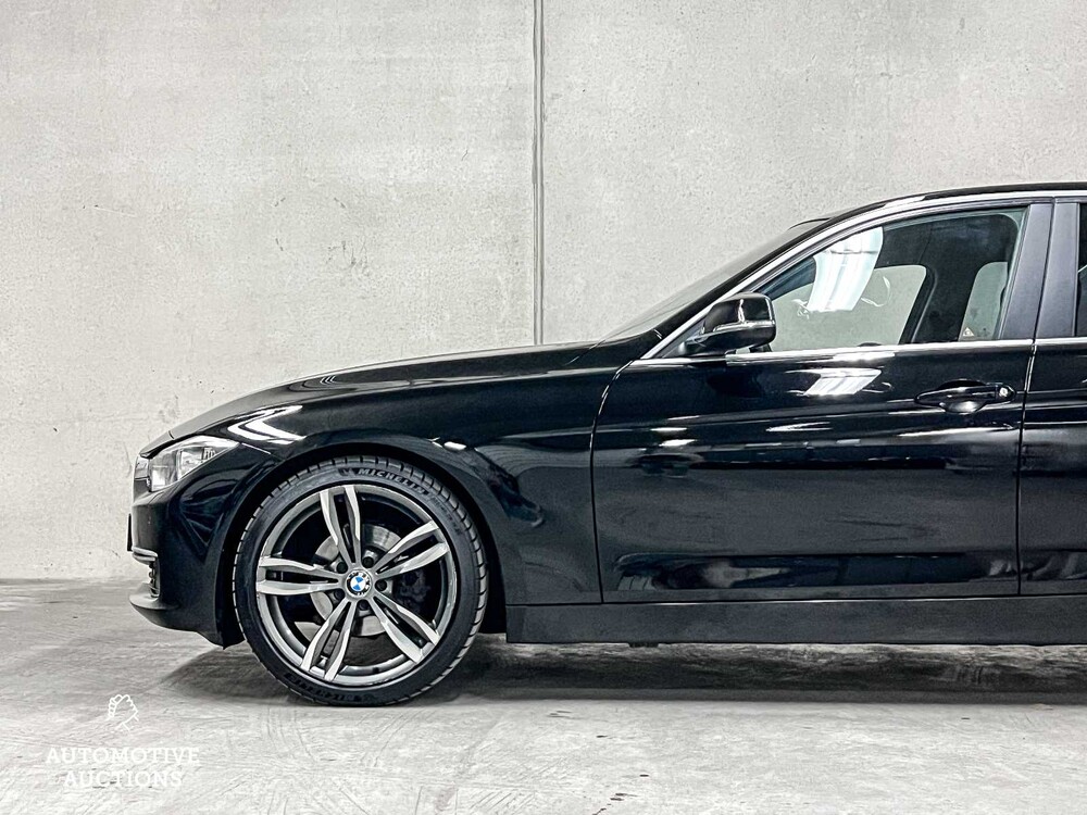 BMW 320i EfficientDynamics Edition Executive 170PS 2013 3er (Original-NL), 1-SKL-22