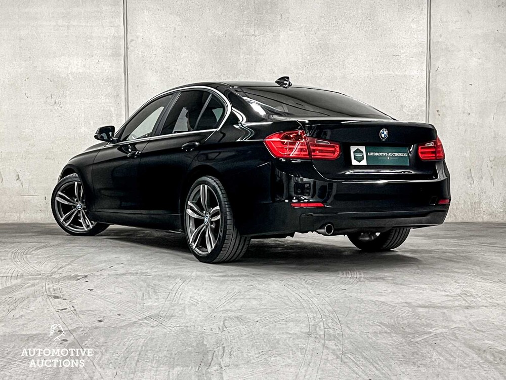 BMW 320i EfficientDynamics Edition Executive 170PS 2013 3er (Original-NL), 1-SKL-22