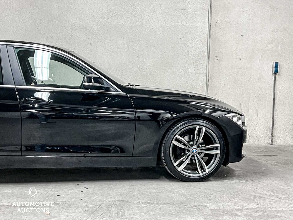 BMW 320i EfficientDynamics Edition Executive 170PS 2013 3er (Original-NL), 1-SKL-22