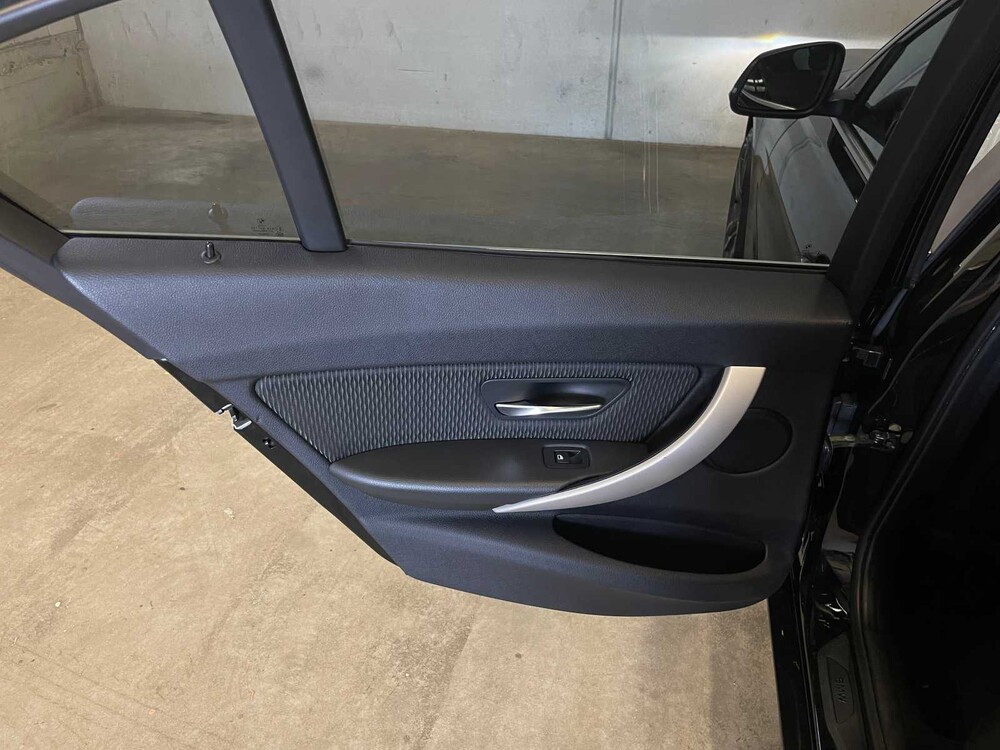 BMW 320i EfficientDynamics Edition Executive 170PS 2013 3er (Original-NL), 1-SKL-22