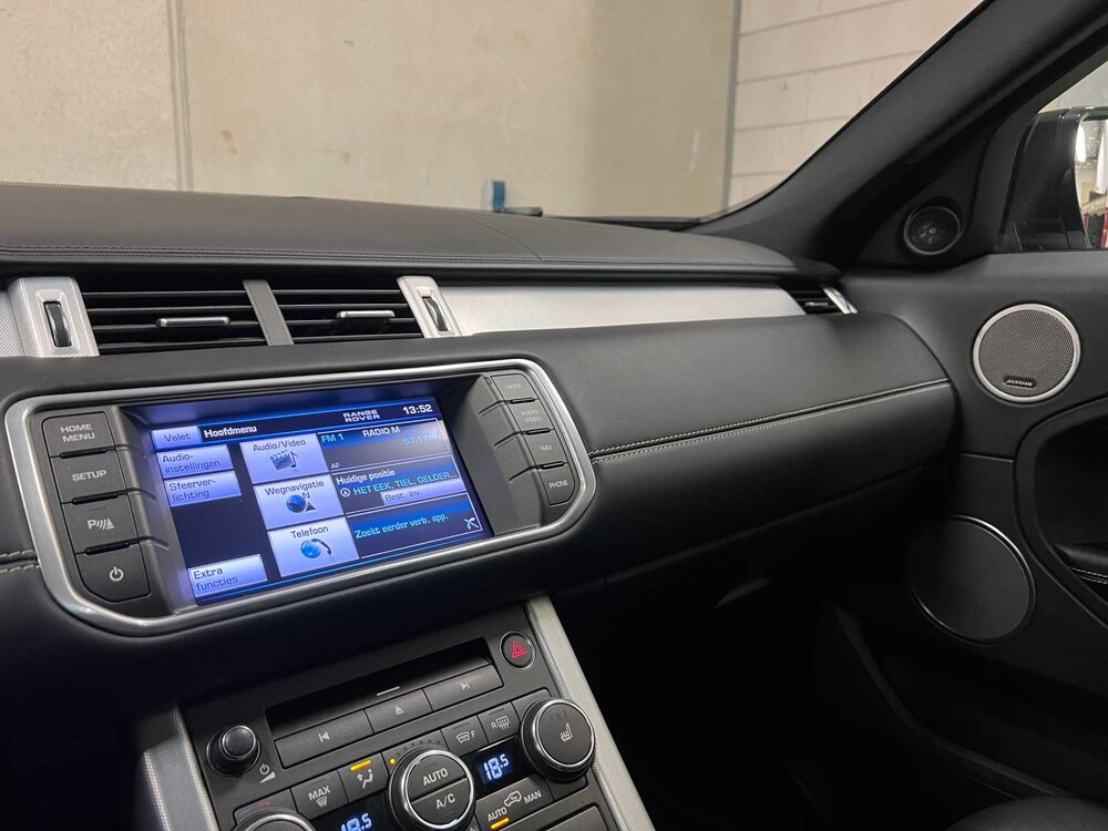 Land Rover Range Rover Evoque 2.0 Si 4WD Prestige 241hp 2012 (ORIGINAL-UK), 97-XFT-1