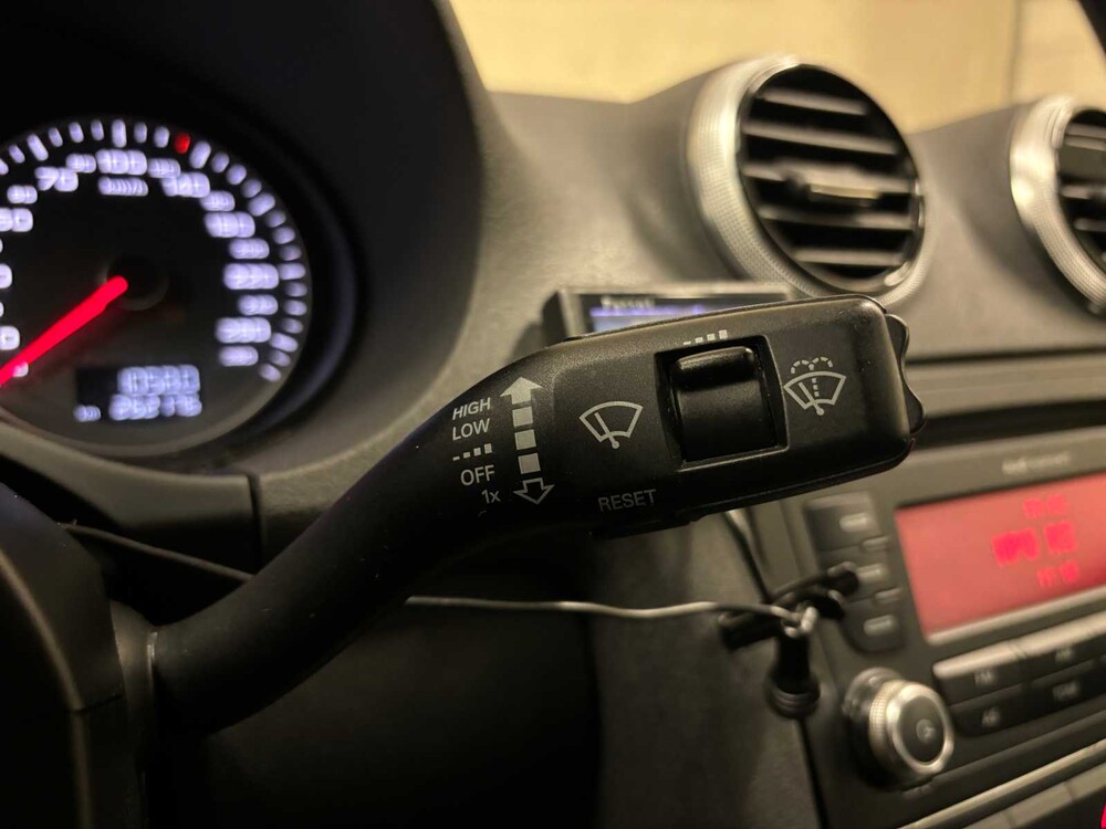 Audi A3 Cabriolet 1.2 TFSI Attraction Pro Line 105hp 2010 (ORIGINAL-UK), 