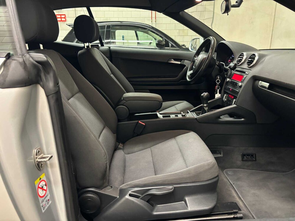 Audi A3 Cabriolet 1.2 TFSI Attraction Pro Line 105hp 2010 (ORIGINAL-UK), 