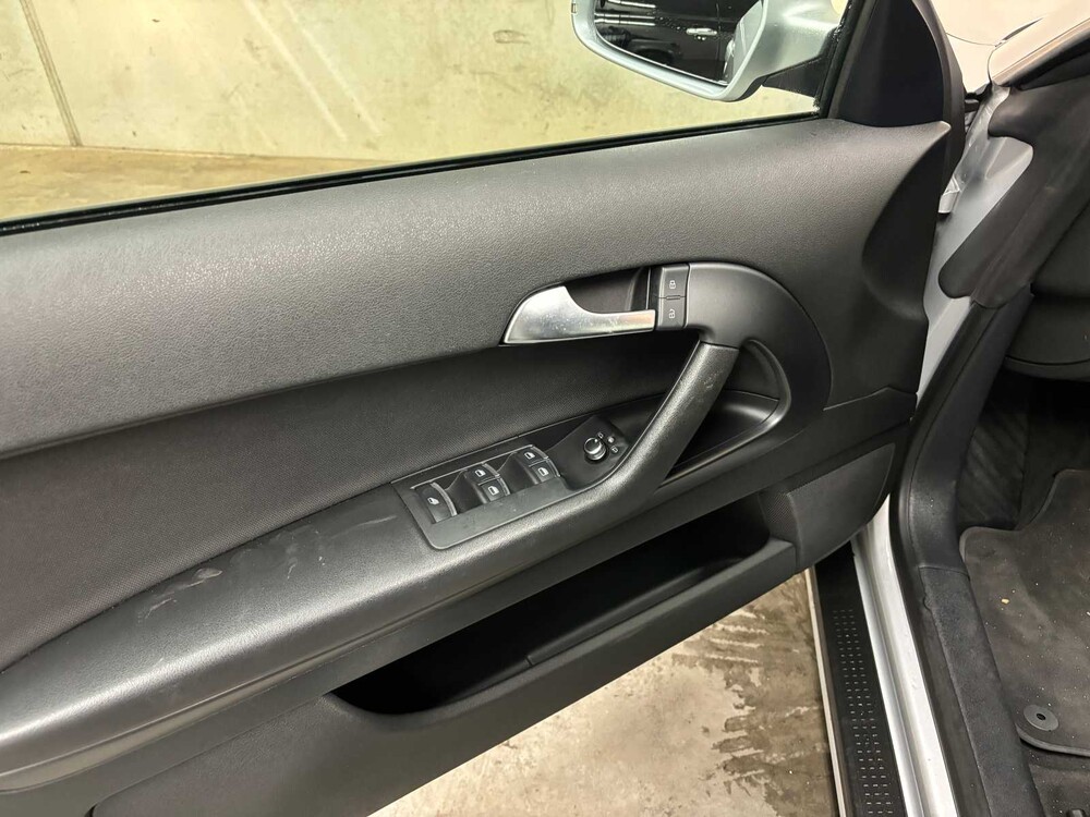 Audi A3 Cabriolet 1.2 TFSI Attraction Pro Line 105hp 2010 (ORIGINAL-UK), 